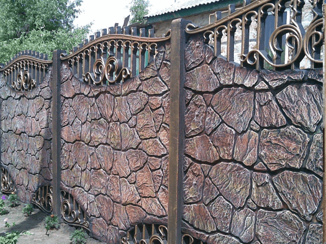 Зачем красят столбы